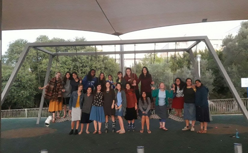 "חמישי גיבושי"